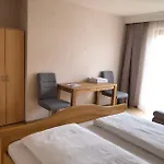 Wei Wei's Hostel Ehenbichl