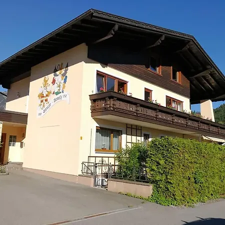 Wei Wei's Хостел *