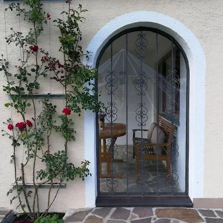 Wei Wei's Хостел Ehenbichl