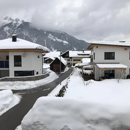 Wei Wei's Хостел *