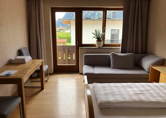 Wei Wei's Хостел